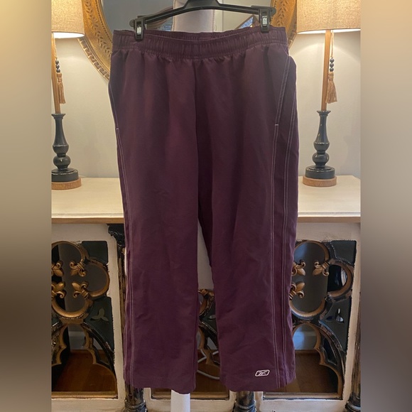 Reebok Pants - Reebok Plum Cropped Athletic Pants Small S